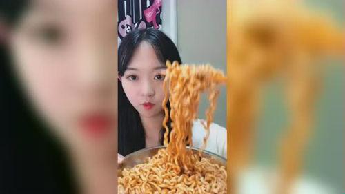 吃瓜哥吃火鸡面视频,辣度惊人，网友直呼过瘾！