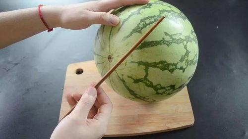 吃瓜切西瓜的视频,一招吃瓜切西瓜视频走红网络